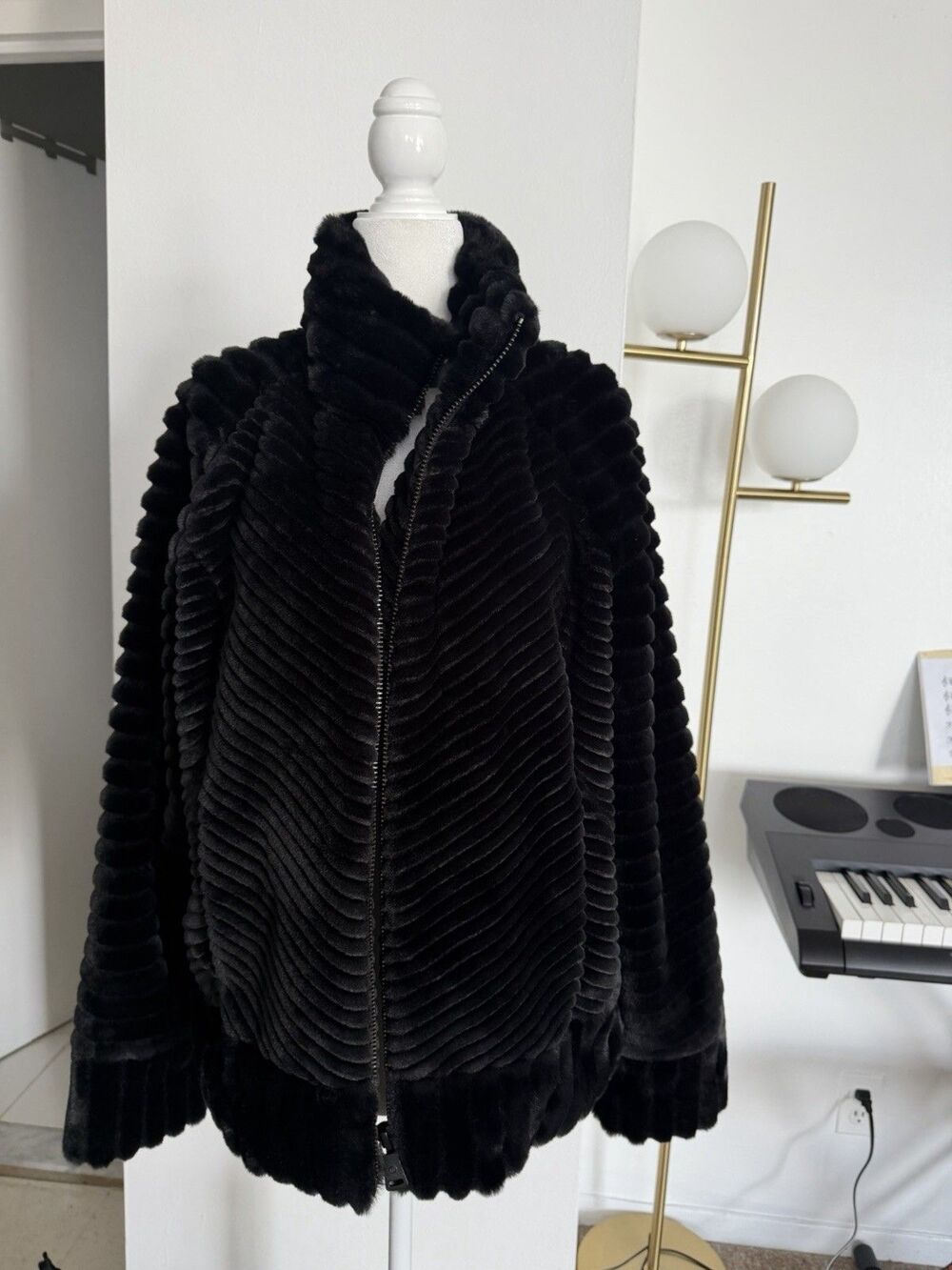 Bernardo Womens Black Chevron Ribbed FauxFur Bomber Jacket Size M Old Money Glam - Picture 10 of 11